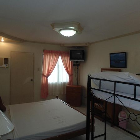 Royal Taal Inn Tagaytay City Екстер'єр фото