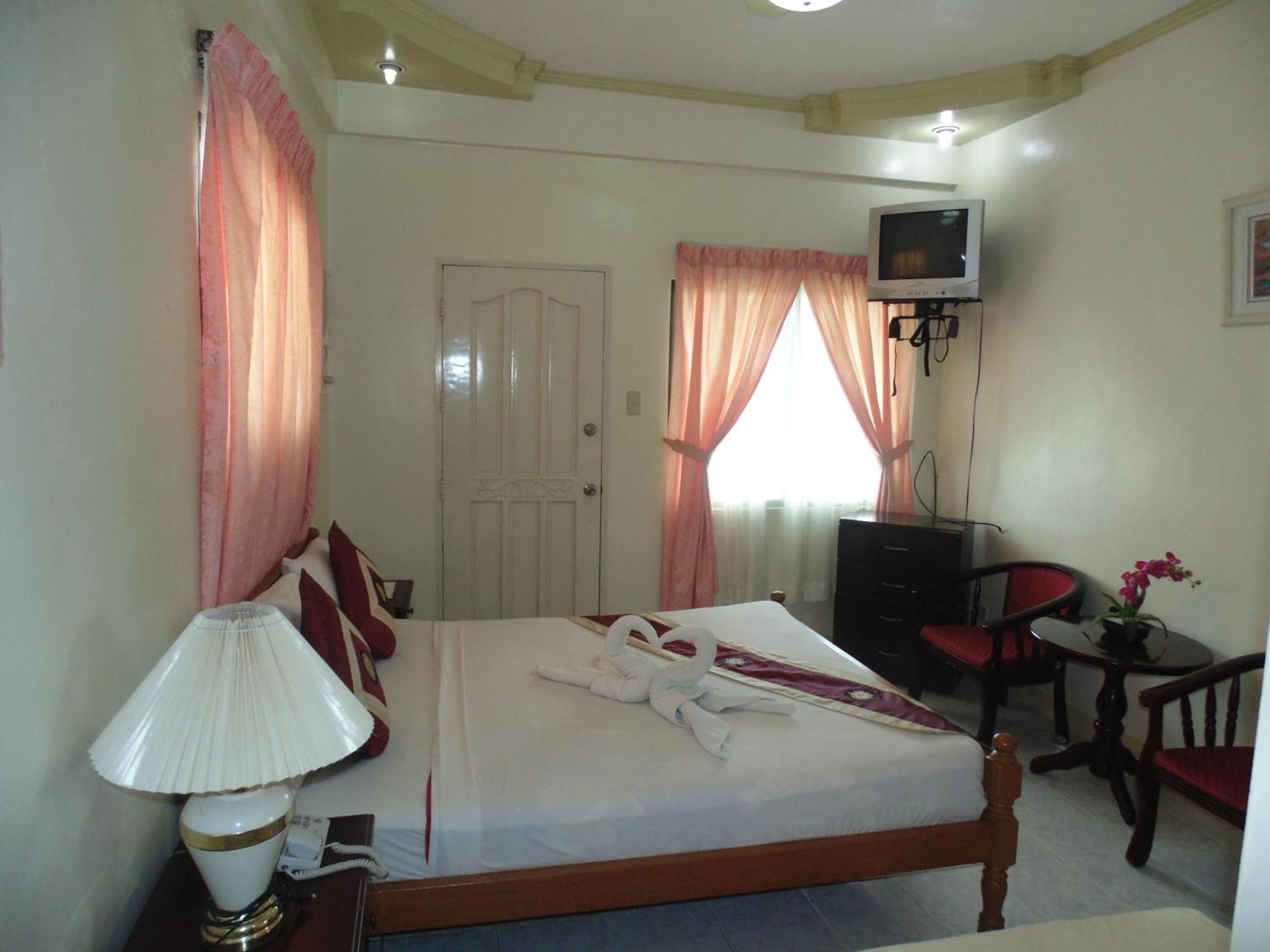 Royal Taal Inn Tagaytay City Екстер'єр фото
