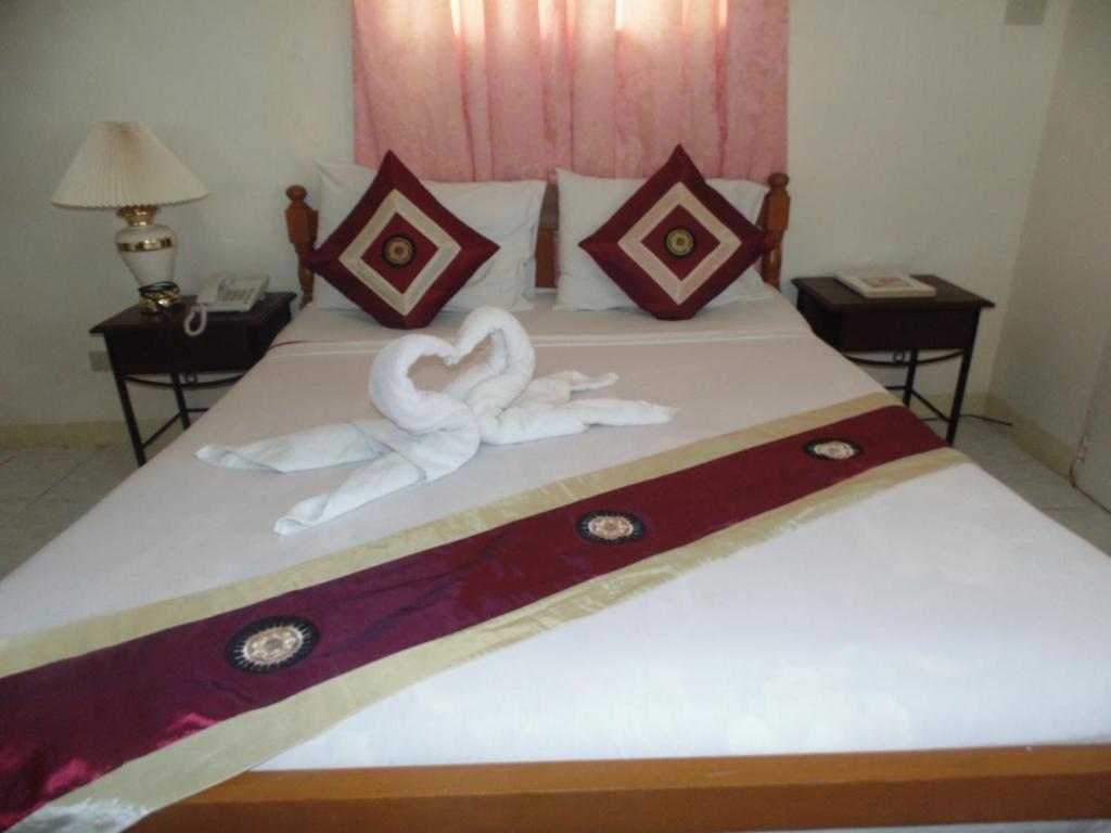 Royal Taal Inn Tagaytay City Номер фото