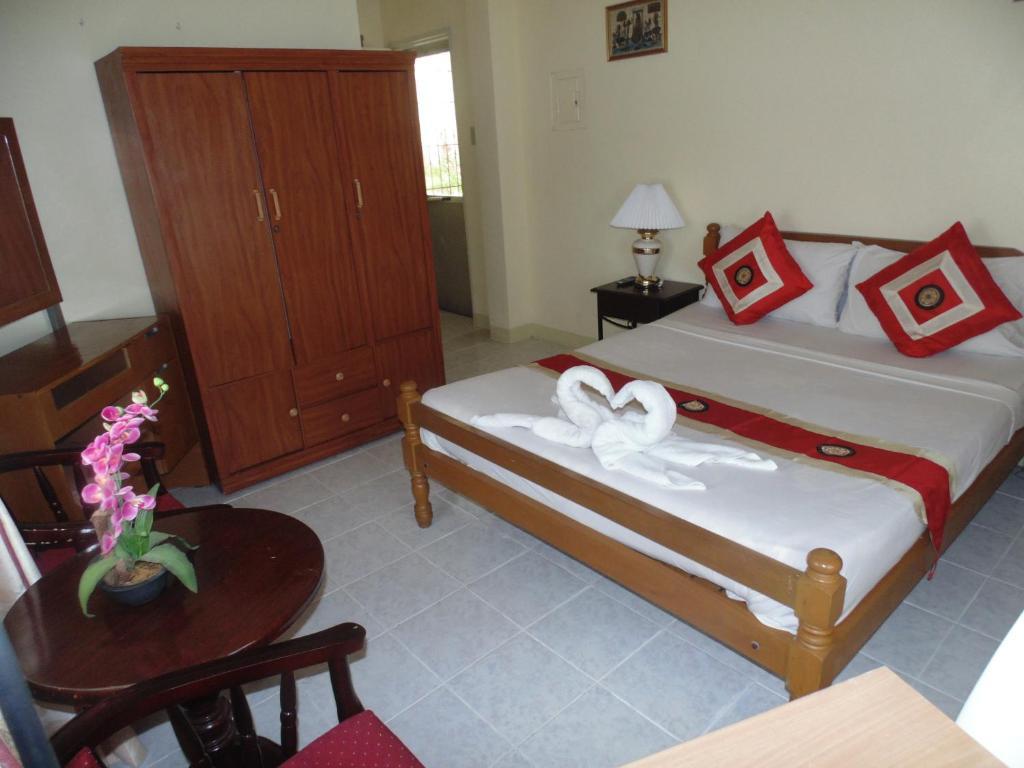 Royal Taal Inn Tagaytay City Номер фото