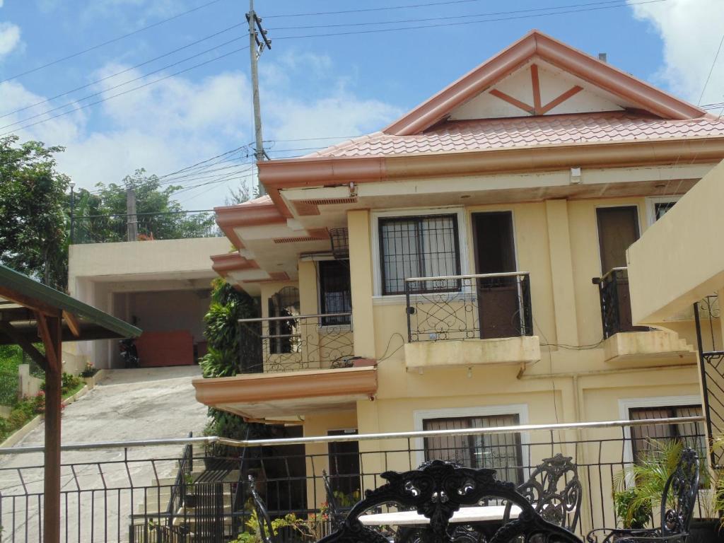 Royal Taal Inn Tagaytay City Екстер'єр фото