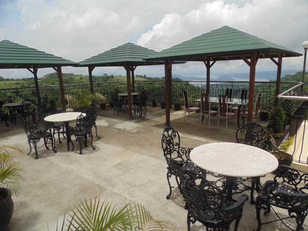 Royal Taal Inn Tagaytay City Екстер'єр фото