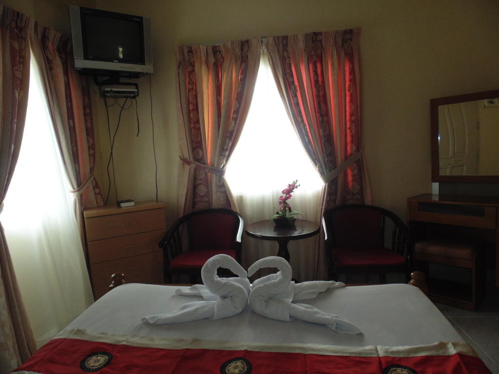 Royal Taal Inn Tagaytay City Екстер'єр фото