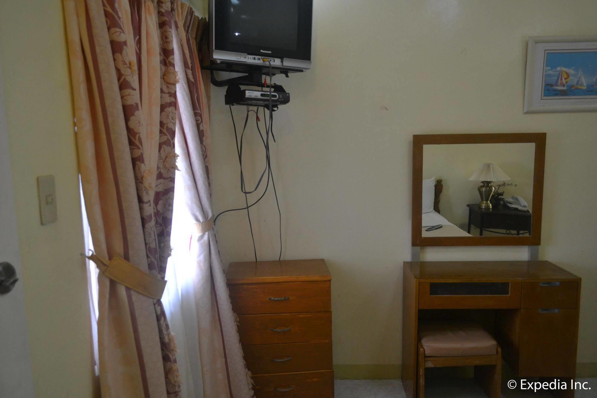 Royal Taal Inn Tagaytay City Екстер'єр фото