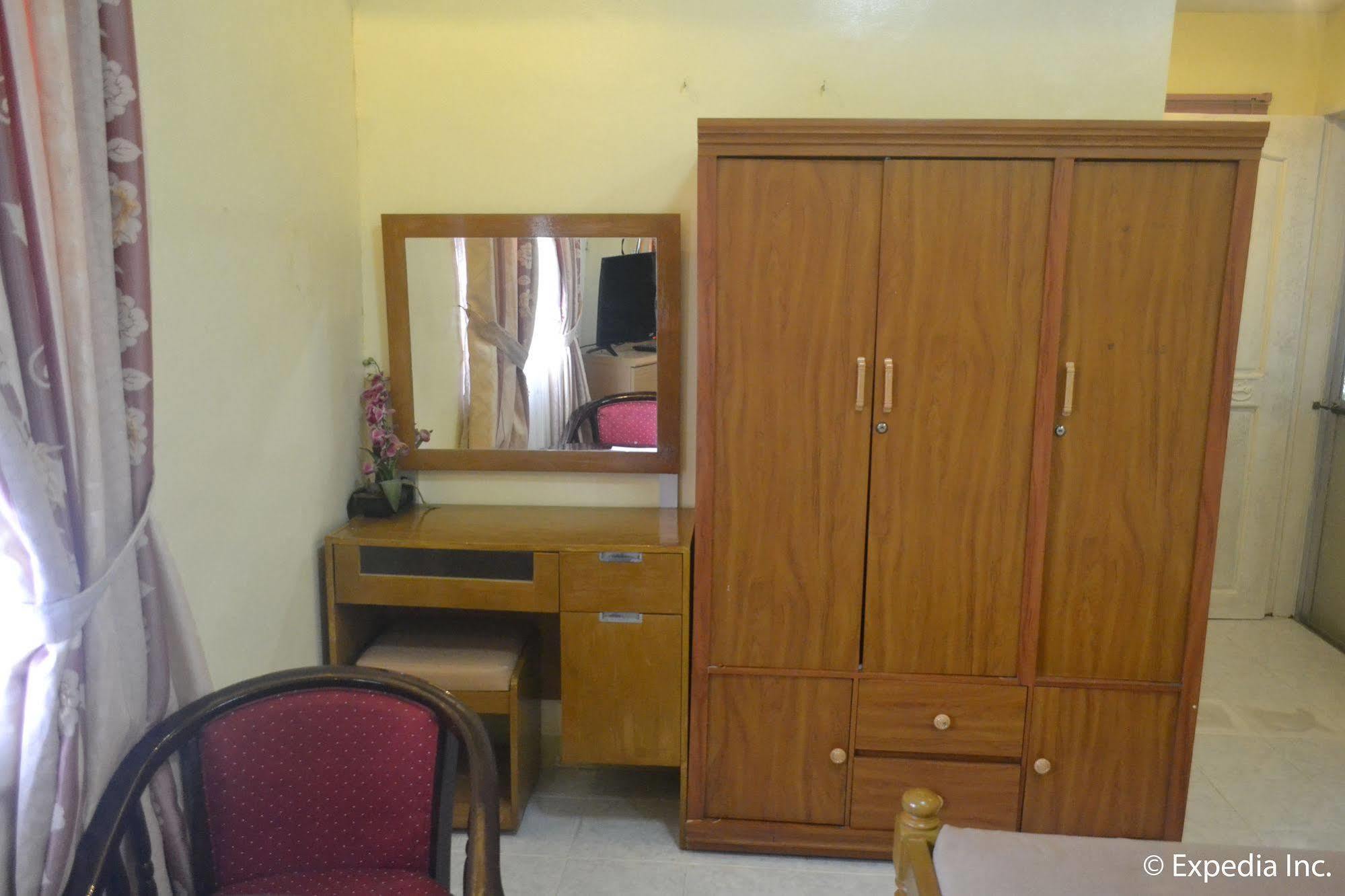 Royal Taal Inn Tagaytay City Екстер'єр фото