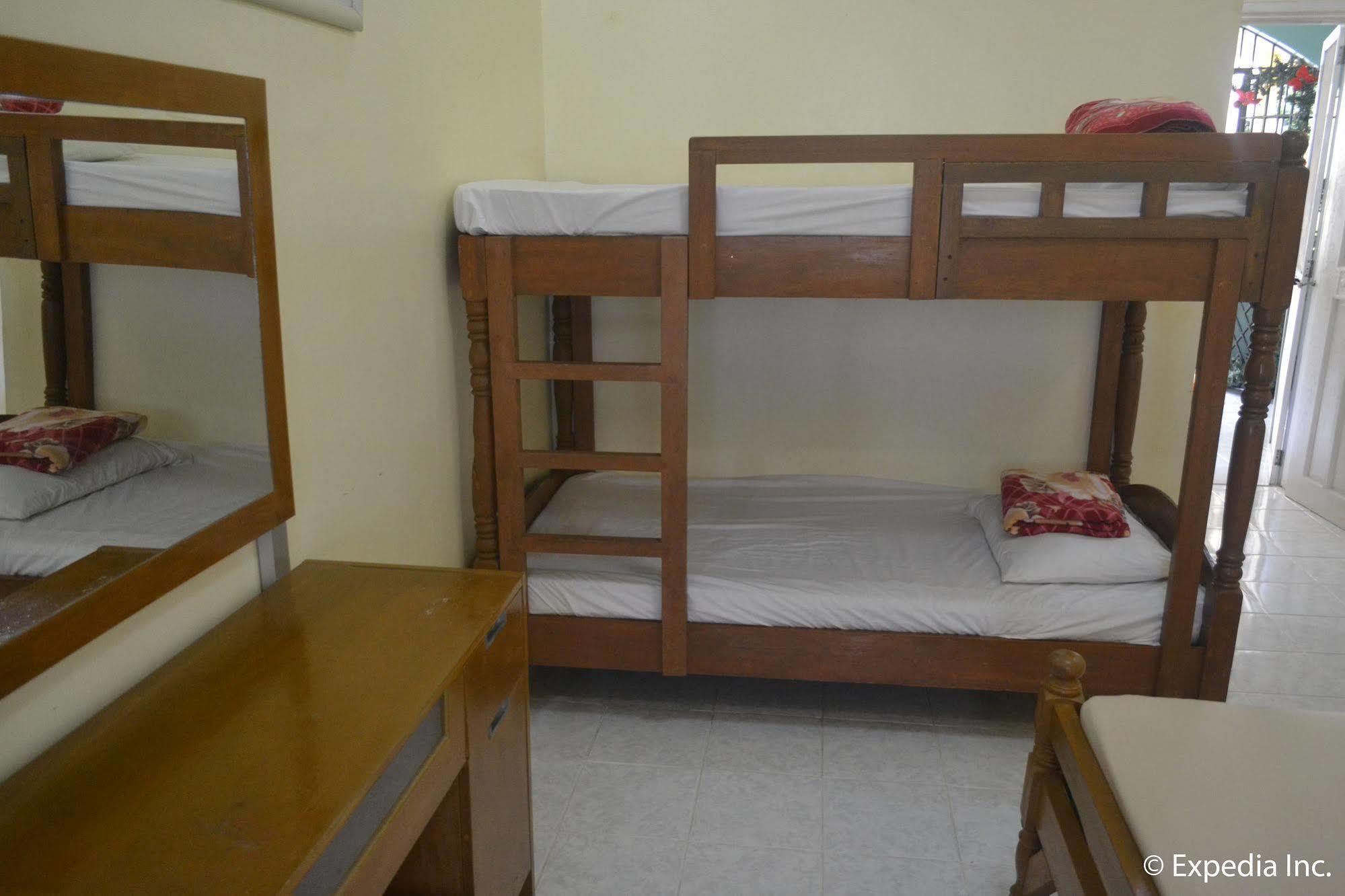 Royal Taal Inn Tagaytay City Екстер'єр фото