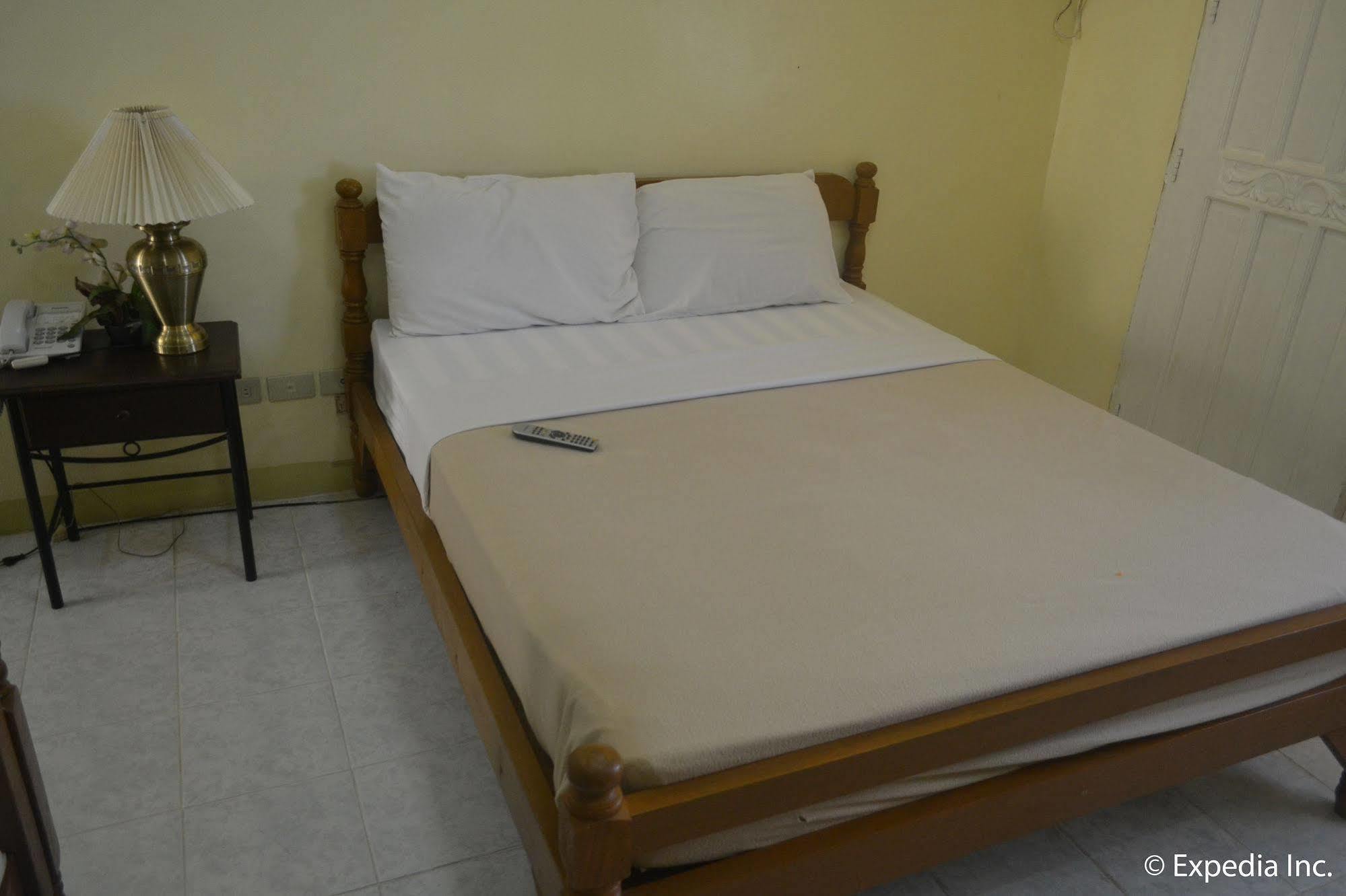Royal Taal Inn Tagaytay City Екстер'єр фото