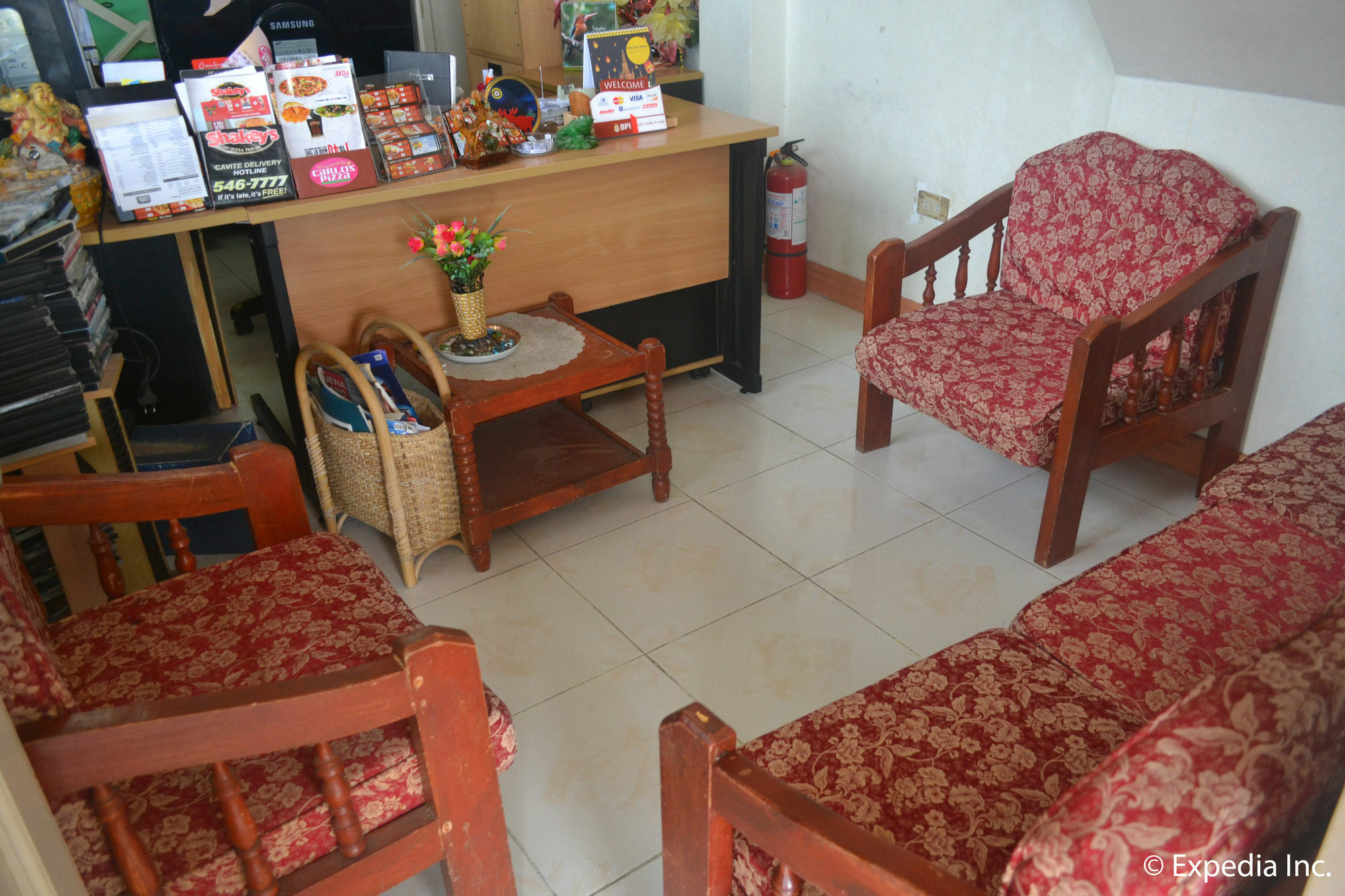 Royal Taal Inn Tagaytay City Екстер'єр фото