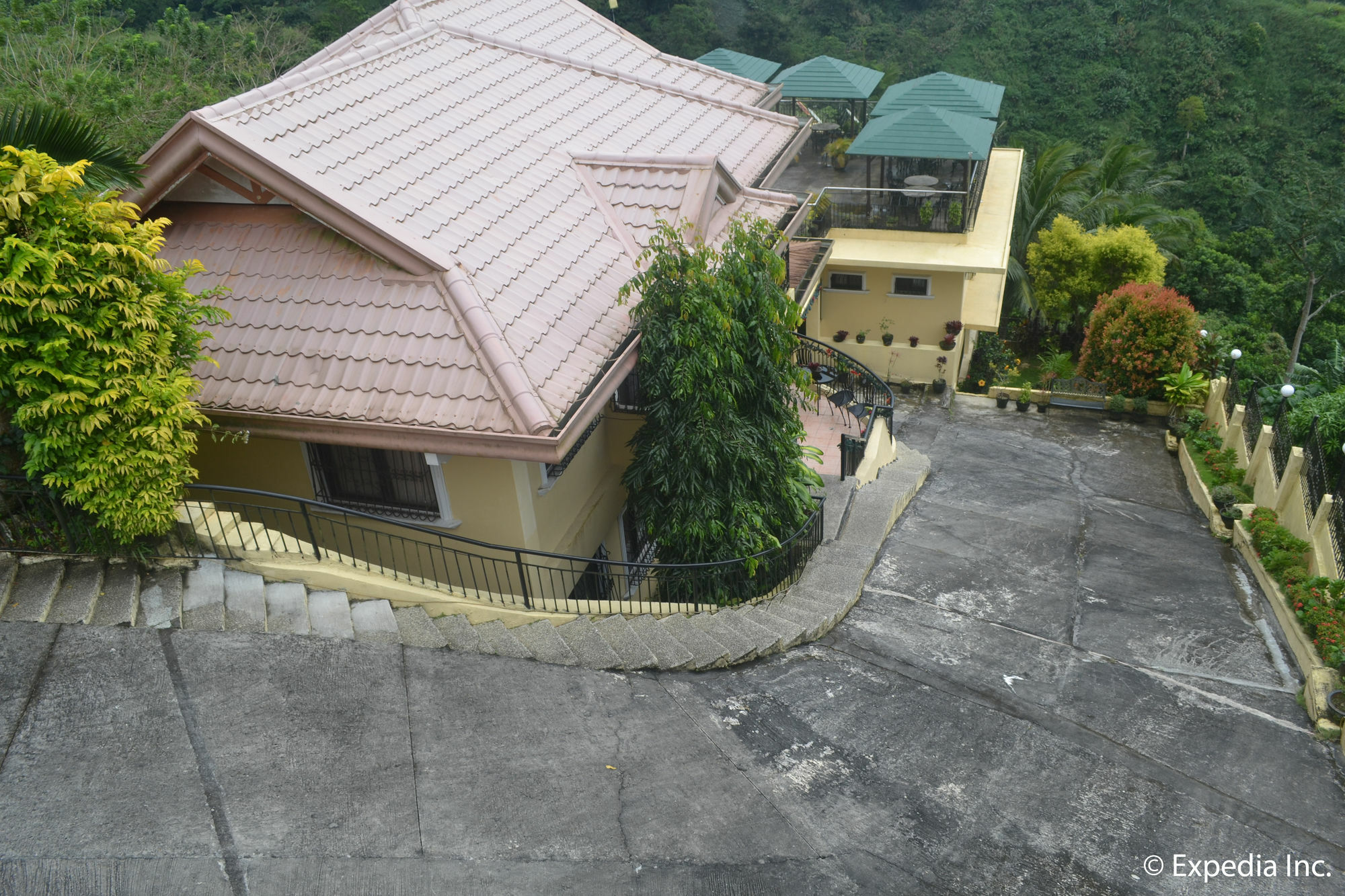 Royal Taal Inn Tagaytay City Екстер'єр фото
